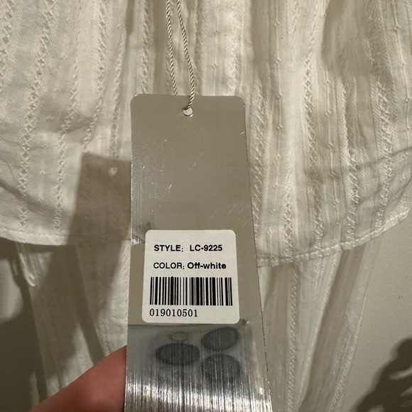 Elegant White Off-Shoulder Maxi Dress - Picture 6 of 10